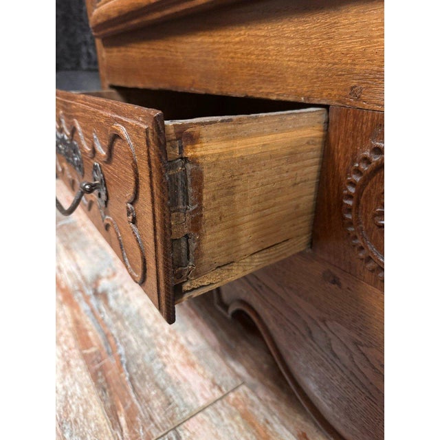 Louis XV Bookcase in Oak, 1750s For Sale - Image 6 of 9
