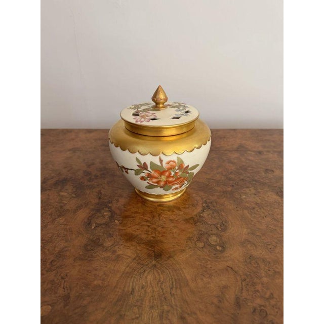 Fantastic quality antique Victorian Royal Worcester lidded potpourri pot, having a quality Victorian Royal Worcester...