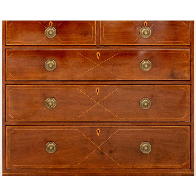 American Federal Mahogany Chest of Drawers For Sale - Image 4 of 10