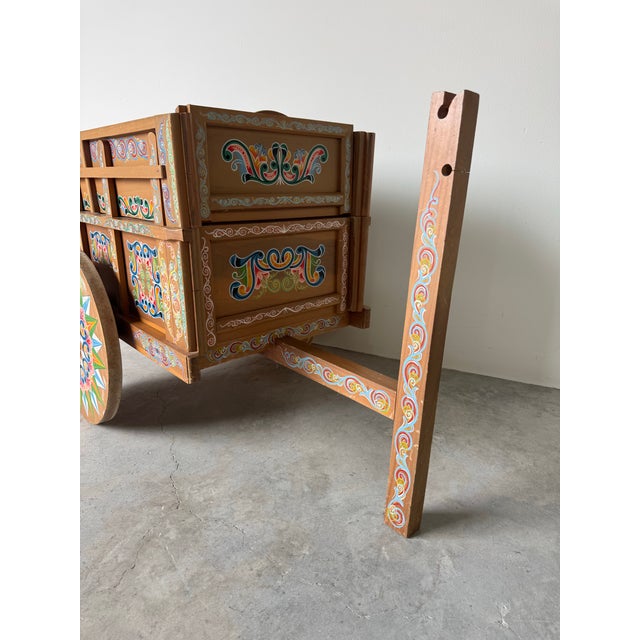 1980s Vintage Joaquin Chaverri Costa Rican Folk Art Hand-Painted Ox Cart Bar / Drinks Cabinet For Sale - Image 5 of 12