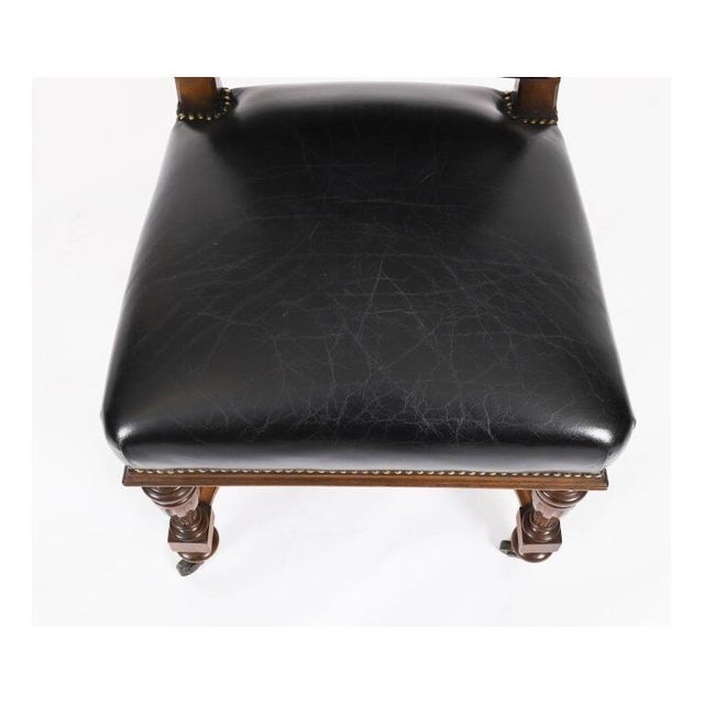Antique Queen Anne Revival Burr Walnut Dining Table and Chairs, 19th Century, Set of 11 For Sale - Image 18 of 18
