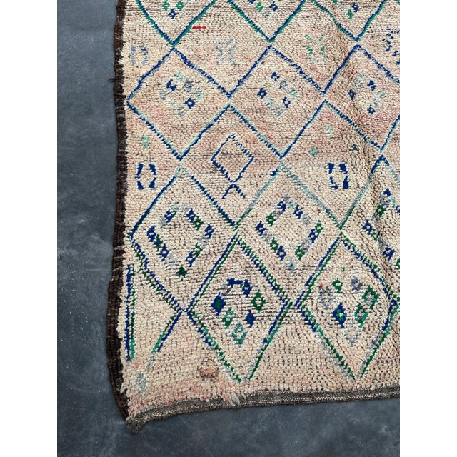 1980s Vintage Neutral Moroccan Rug - 4'8" X 8'5" Ft For Sale - Image 4 of 10