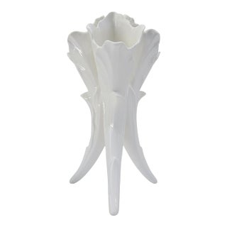 Sculptural Triple-Horn Porcelain Bud Vase – Glossy White Organic Mid-Century Modern Centerpiece For Sale