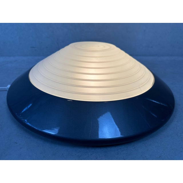 Vintage Arteluce (FLOS) ceiling/wall lamp. Large model: Onda 3. Color: Anthracite. Complete. Bulb not included. Diameter:...