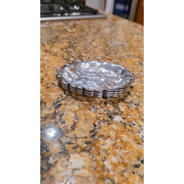 Mid-Century Modern Set of 4 Vintage Silver-Plated Botanical Oak Leaf & Acorn Catchall Dishes For Sale - Image 3 of 8