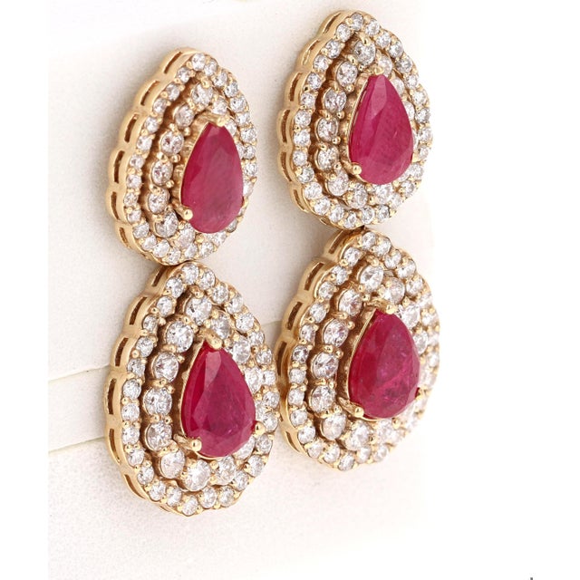 7.77 Carat Natural Ruby Diamond Yellow Gold Drop Earrings, A Pair For Sale - Image 4 of 9