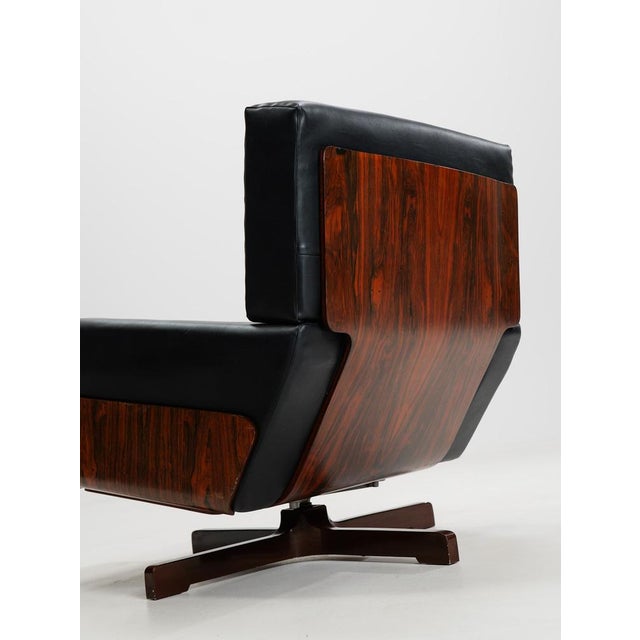 Swivel Model 401 Armchair in Rosewood by Menilio Taro for Cinova, 1960s For Sale - Image 9 of 13