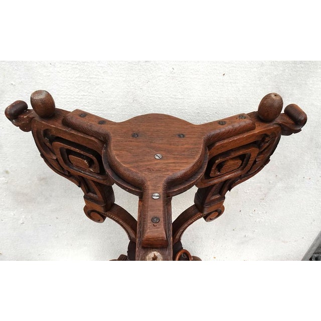 1940s Renaissance Revival Carved Ringed Lion Head Plant Stand Display, 1940s For Sale - Image 5 of 17