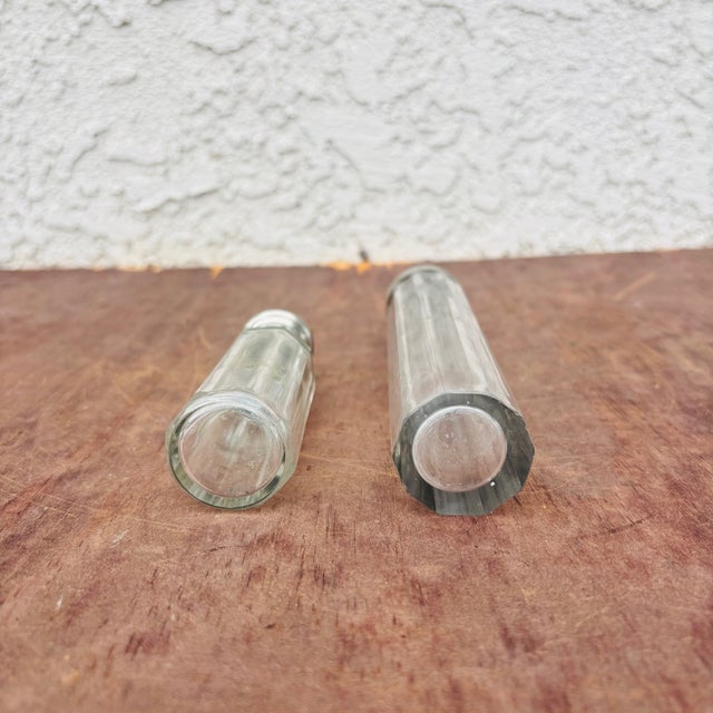 Pair of 1920s Art Deco Vanity Perfume Bottles For Sale In Los Angeles - Image 6 of 17