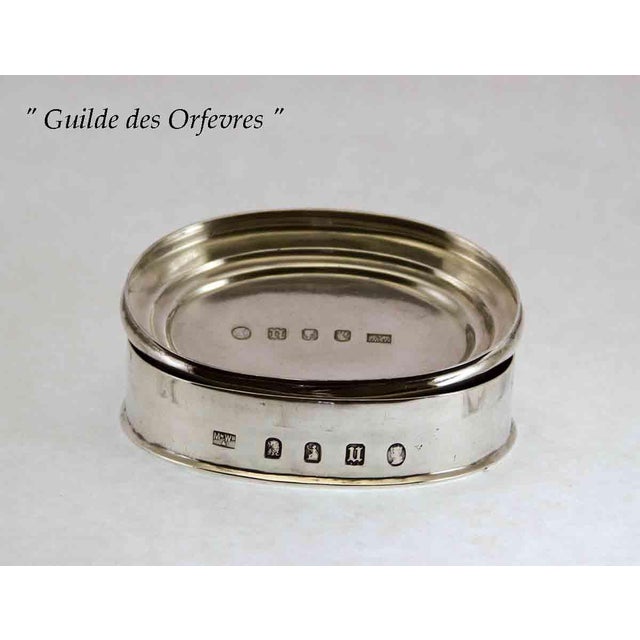 Vintage Sterling Silver Oval Snuff Box, Britania Standard. For Sale In New York - Image 6 of 8