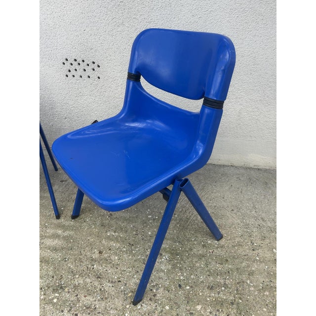Designed in 1980 by the Italian-Argentine duo Giancarlo Piretti and Emilio Ambasz, the Dorsal chair embodies modernity and...