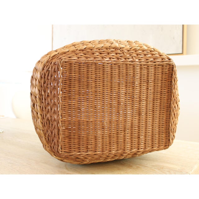 Large Handwoven Sea Grass/Rattan Basket For Sale - Image 4 of 4