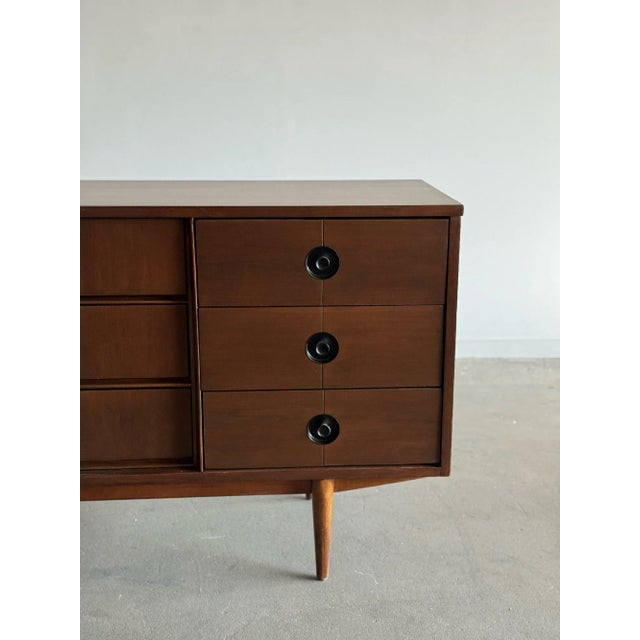 W52 D18 H30.5 Fully restored and structurally sound dresser by Stanley. Item shows in great condition with original...