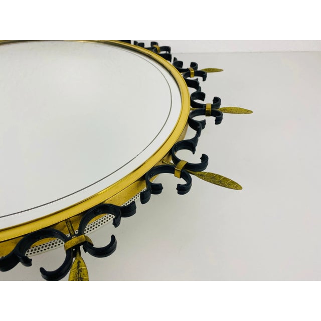 Metal Mid-Century Modern Italian Round Illuminated Brass Wall Mirror, Italy, 1960s For Sale - Image 7 of 11