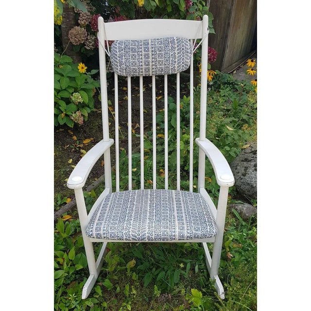 The seating comfort and the swing excellent. the paint is worn out in places. original condition. bought in Denmark...