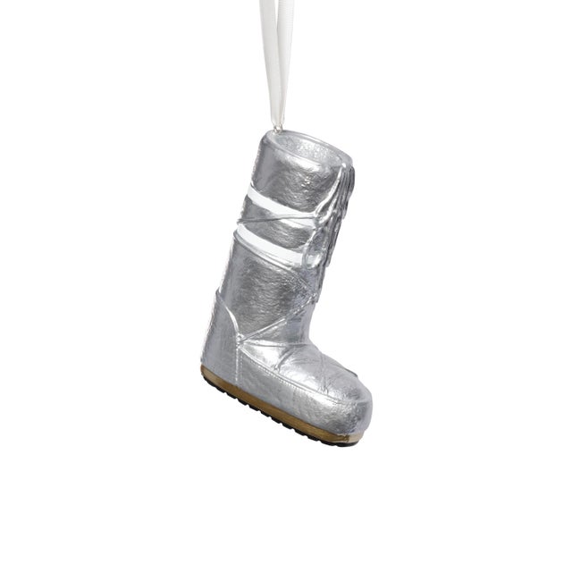 Add a touch of alpine charm to your holiday décor with these Après Ski Boot Ornaments. Designed to resemble iconic winter...