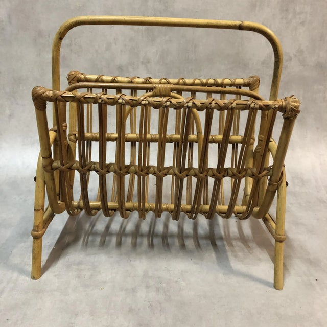 Tan Mid-Century French Rattan Magazine Rack, 1960s For Sale - Image 8 of 9