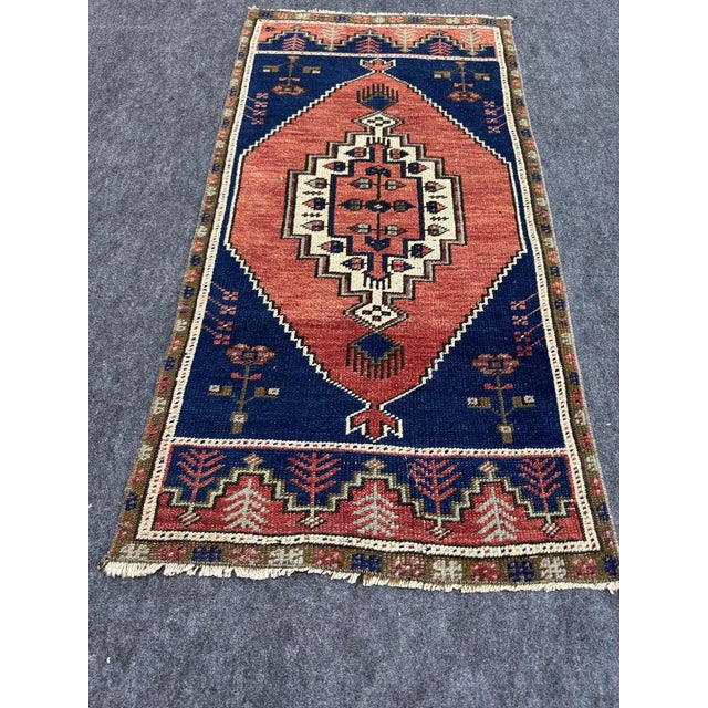 Turkish Yastik Rug 1'9" x 3'6" For Sale - Image 4 of 5