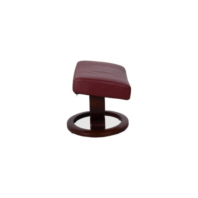 Set of Red Leather Atlantic Recliner and Footstool from Stressless For Sale - Image 16 of 17
