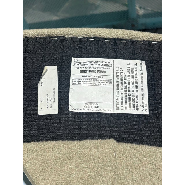 Vintage Eero Saarinen Model 72 Executive Chair for Knoll in Boucle For Sale In Miami - Image 6 of 6