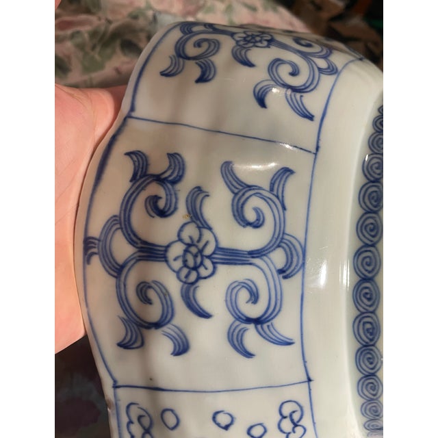 Japanese Edo Period Large Blue and White 11.5” Japanese Ko-Imari Blue and White Lobed Bowl For Sale - Image 3 of 10