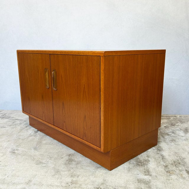 Mid-Century Modern Small Fresco Sideboard from G-Plan, 1970s For Sale - Image 3 of 10