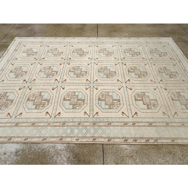 Galerie Shabab Collection Mid-20th Century Turkish Anatolian Accent Rug For Sale - Image 4 of 8