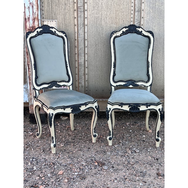 French Country Pair of Early 20th Century Handpainted French Napoleon III Style Painted Side Chairs With New Velvet Upholstery For Sale - Image 3 of 11