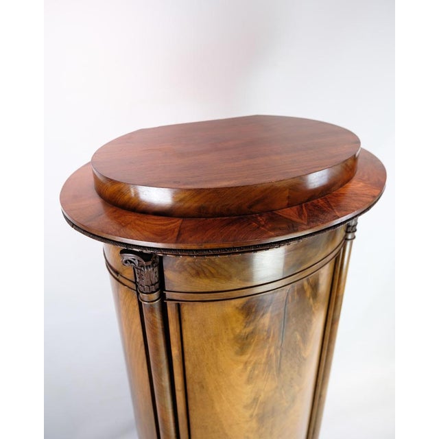 Oval Mahogany Pedestal Cabinet with Carvings, 1820s For Sale - Image 6 of 11