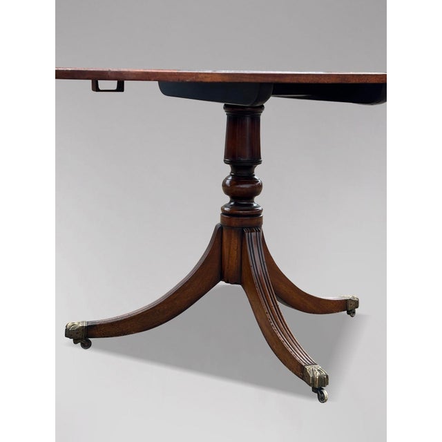 Wood Antique Georgian Twin Pedestal Dining Table in Mahogany, 1800 For Sale - Image 7 of 9