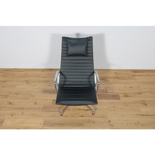 Set of Alu Group Ea124 & Ea125 Lounge Chair & Ottoman by Charles & Ray Eames for Vitra, 1980s For Sale - Image 6 of 18