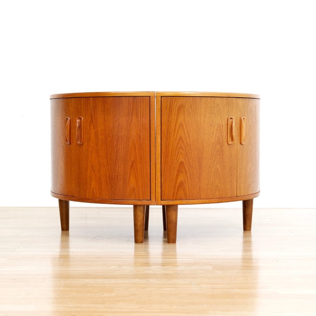 G Plan Pair of Teak Corner Cabinets Nightstand Side Tables by G Plan For Sale - Image 4 of 10