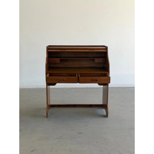 W39.75 D21 H45 KC24.5 KW39 Vintage desk displays beautifully with its tambour teak roll top door, either open or closed....