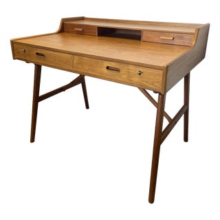 Danish Teak Desk by Arne Wahl Iversen for Vinde Möbelfabrik, 1960 For Sale
