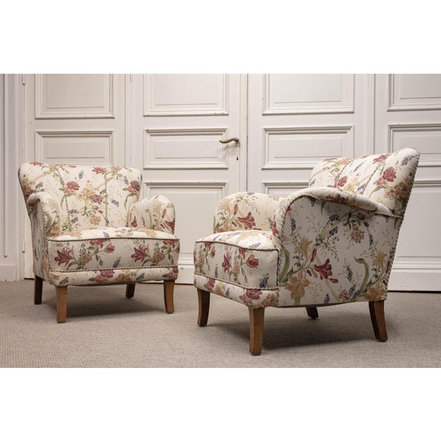 Art Nouveau Swedish Grace Lounge Chairs in Floral Jacquard, 1940s, Set of 2 For Sale - Image 4 of 16