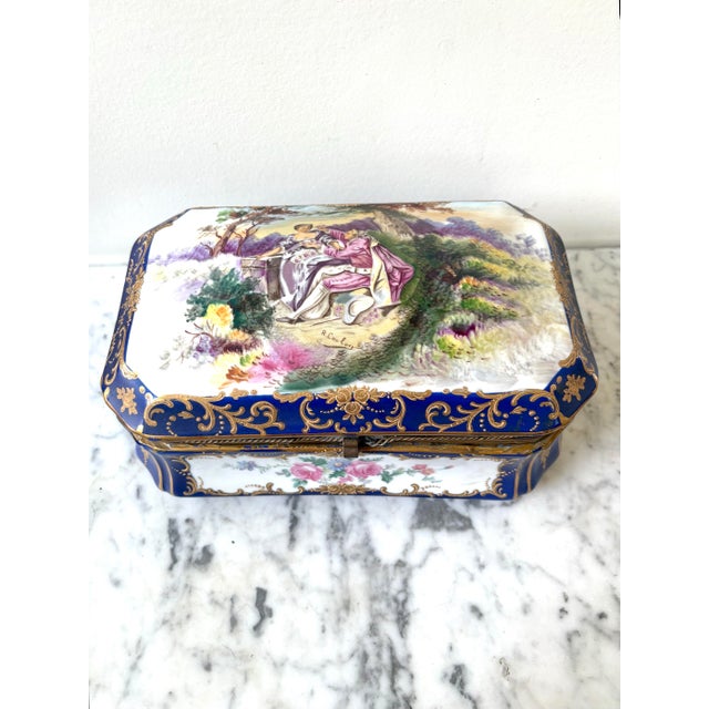 Victorian French Victorian Porcelain Hand Painted Hinged Box Signed by R. Coulory. For Sale - Image 3 of 9
