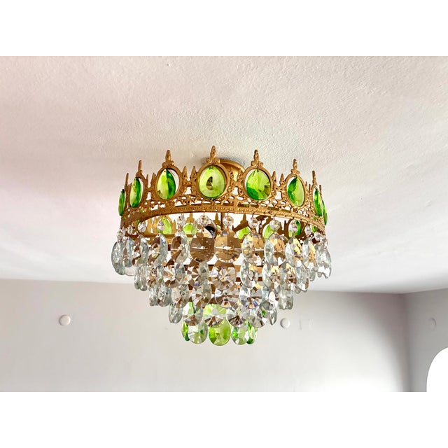 1960s Vintage Emerald Green & Clear Crystal Crown Flush Mount Chandelier – 3 Light For Sale - Image 5 of 17