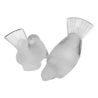 Lalique France Moineau Hardi & Fier Crystal Sparrow Pair, 5", C. 1945–1955 For Sale