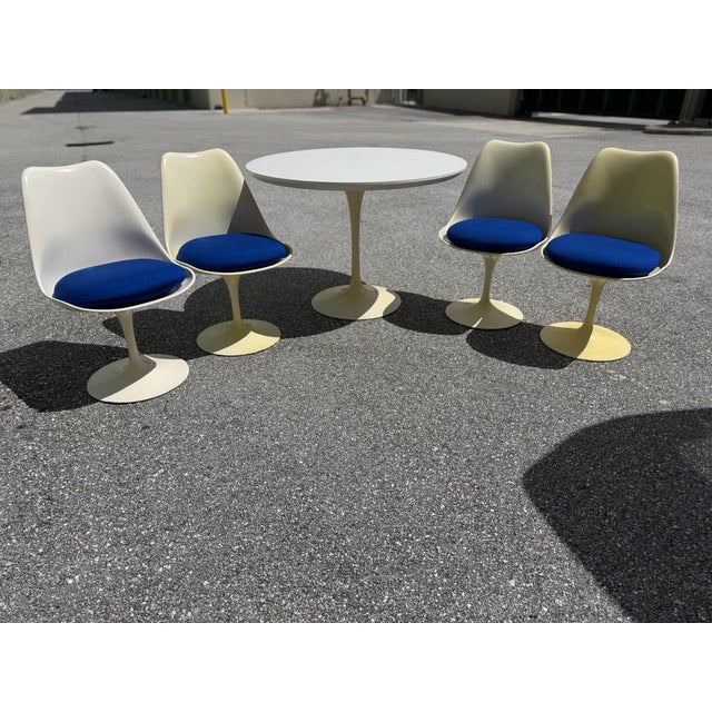 Vintage Tulip Chairs and Dining Table in the Style of Eero Saarinen, 1970s, Set of Acrylic Top For Sale - Image 11 of 17
