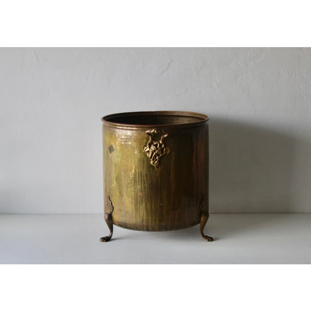Extra Large English Style Brass Hammered Paw Footed Planter With Ornate Handles Vintage Mid Century For Sale - Image 4 of 18