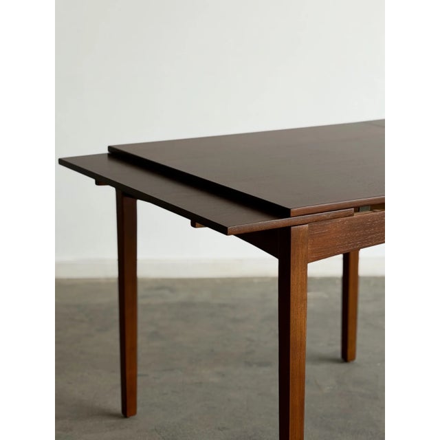 W55(with leaves) W31.5(no leaves) D31.5 H28.25 Knee C 23 At 31.5 inches square this is a truly compact table! The table...
