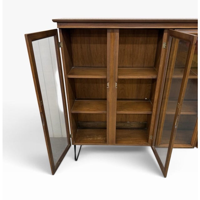 Mid-Century Modern 4-Door Walnut Display Cabinet Hairpin Legs For Sale - Image 4 of 7