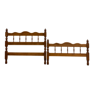 Vintage Twin Size Tiger Maple Low Poster Bed With Acorn Finials