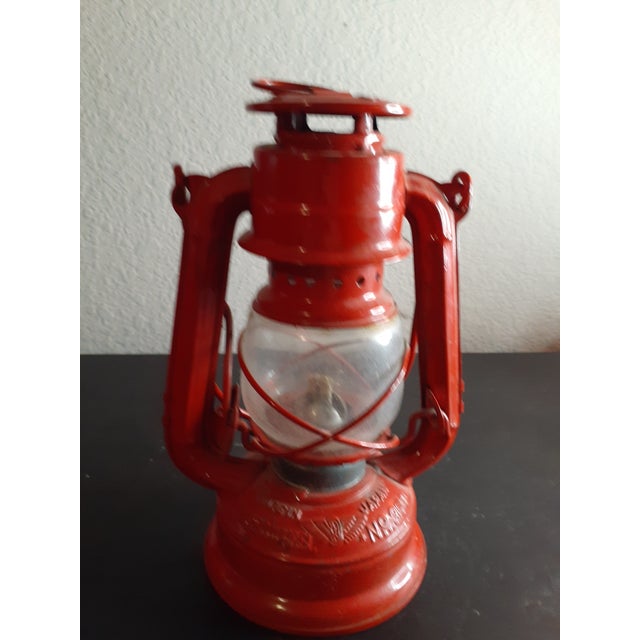 1950s Winged Wheel No 350 Red Oil Lantern For Sale - Image 4 of 7