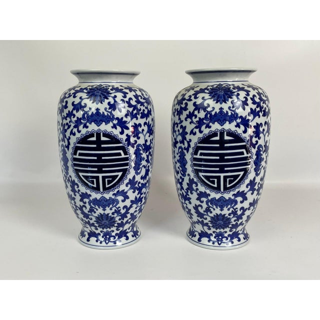 Blue Pair of Blue & White Chinese Export Style Porcelain Floor Vases on Hardwood Stands, 18" Tall For Sale - Image 8 of 8
