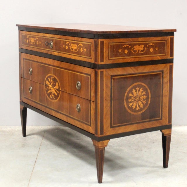 Antique Italian Louis XVI Chest of Drawers in Walnut, 1700s For Sale - Image 3 of 16