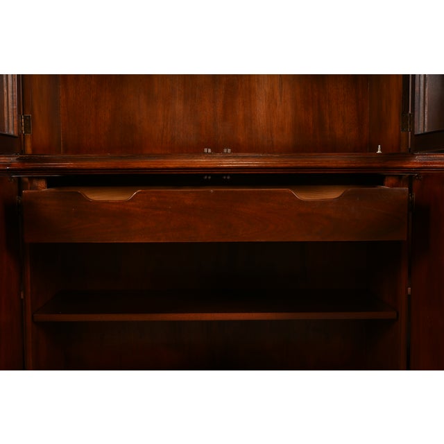 Baker Furniture Historic Charleston Georgian Inlaid Mahogany Breakfront Bookcase Cabinet For Sale - Image 12 of 17