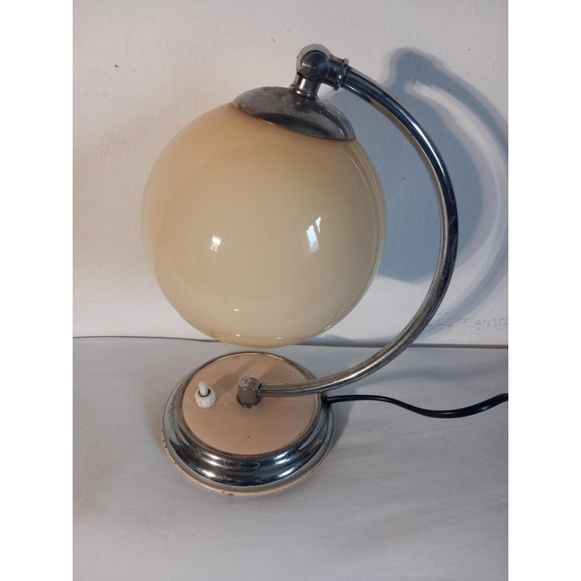 Art Deco Table Lamp in Glass and Metal For Sale - Image 4 of 11