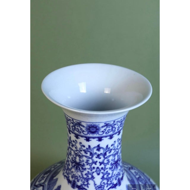 Late 20th Century Vintage Chinese Blue and White Porcelain Tianqiuping Celestial Globe Vase - 22 Inches For Sale - Image 5 of 6