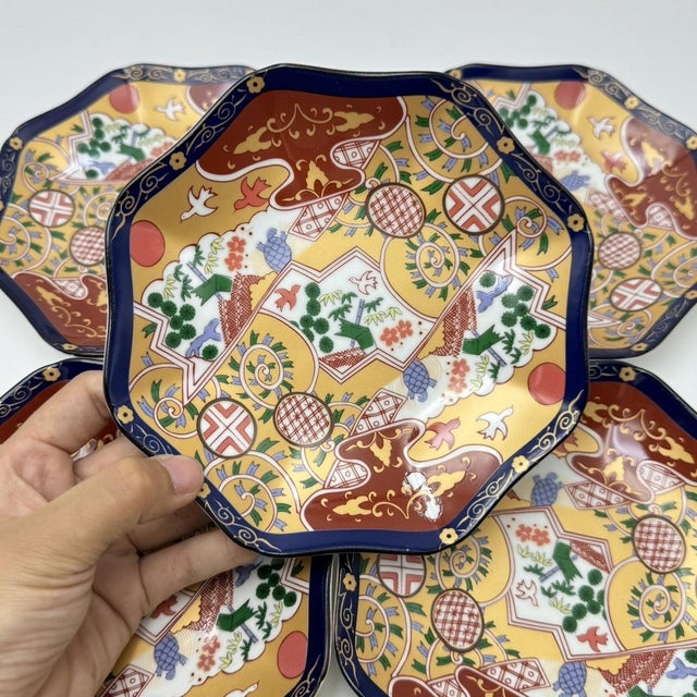 Japanese Hayashi Kuro Gold-Painted Imari-Style Dinner Plates – Set of 5 For Sale - Image 4 of 8